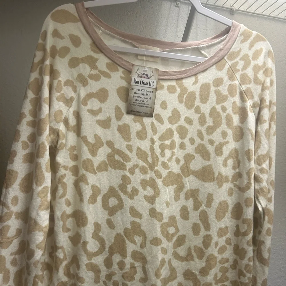Leopard top - Picture 2 of 3